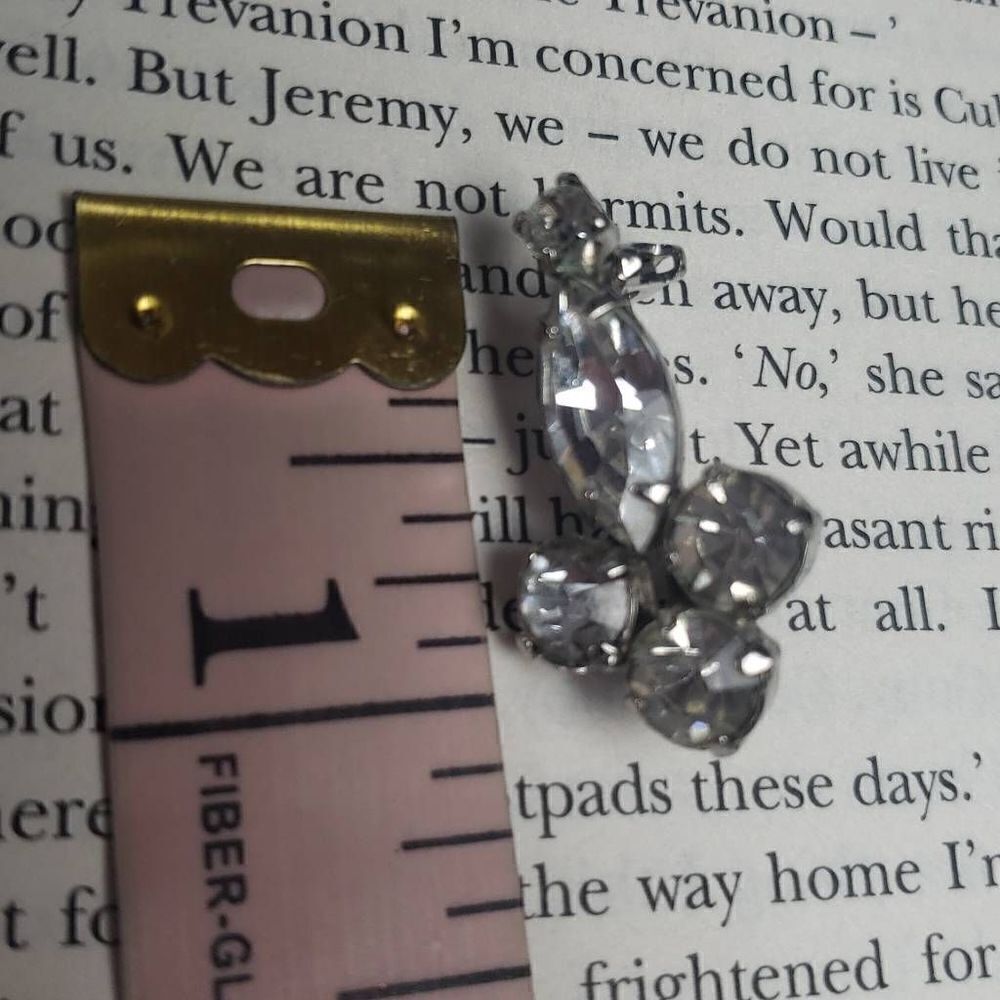 Faux Diamond Brooches - Picture 6 of 7